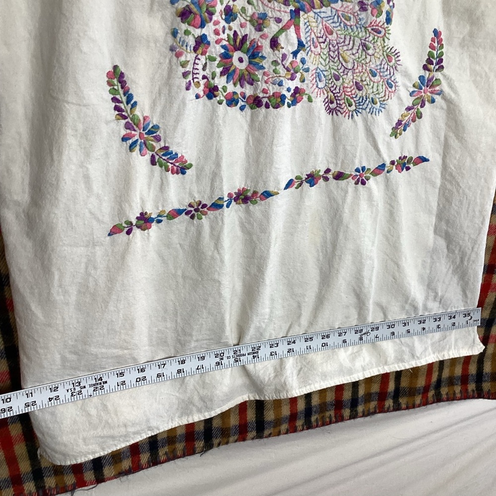 White embroidered Mexican Hispanic huipil dress - Picture 9 of 9